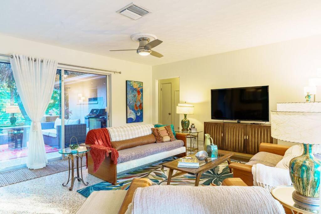 Villa Beautiful Glam Mid-Century 1 Block From Sarasota Bay With Firepit Extérieur photo